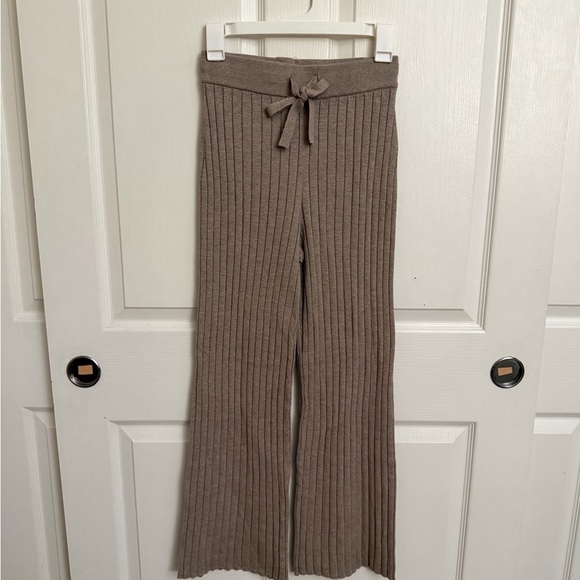 H&M Taupe Ribbed Knit Set - Picture 3 of 5